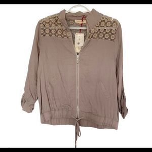 Solitaire full zip rolled sleeve crochet jacket M